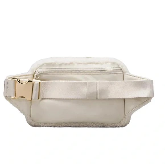 NEW lululemon Everywhere Belt Bag Large Fleece Size 2L Gold Hardware - Picture 3 of 8